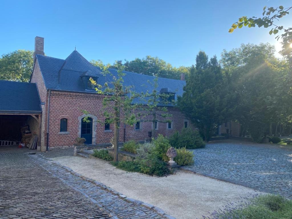 Les Confidences De Messire Sanglier, Stylished Guest Houses Beauraing Exteriör bild