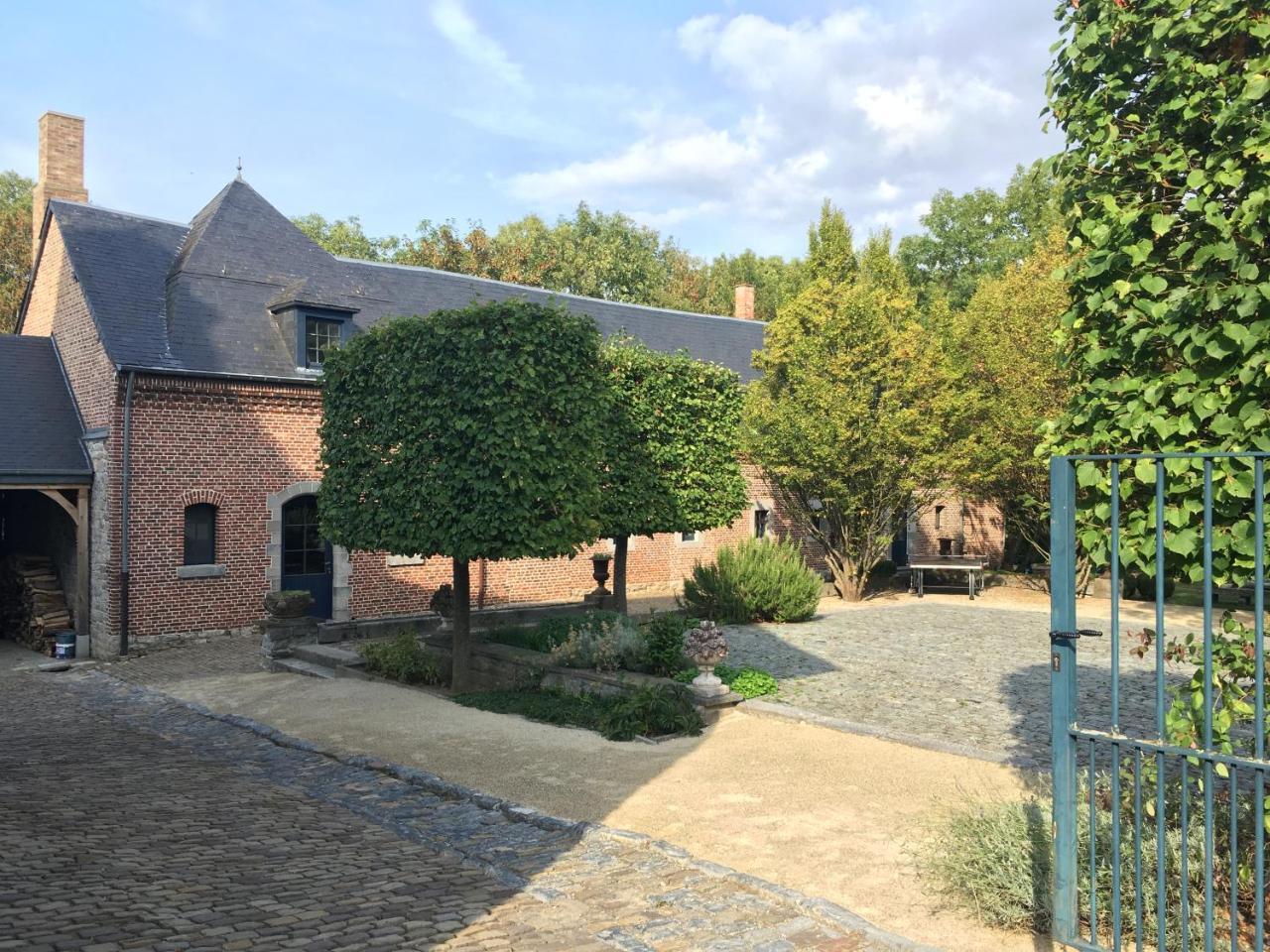 Les Confidences De Messire Sanglier, Stylished Guest Houses Beauraing Exteriör bild