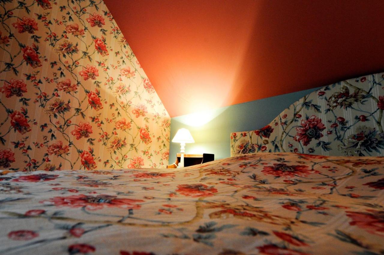 Les Confidences De Messire Sanglier, Stylished Guest Houses Beauraing Rum bild